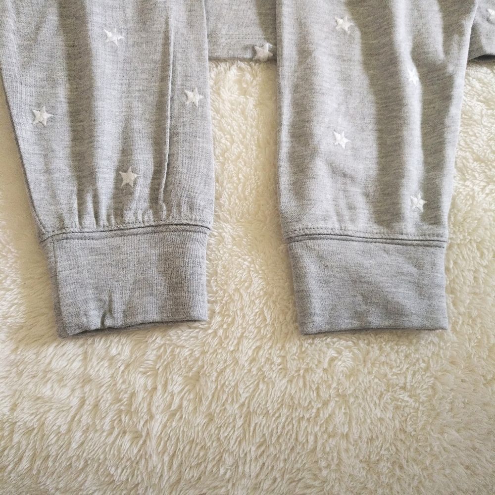 Splendid👍 Light Grey Embroidered Stars⭐ Sweater - Picture 8 of 14